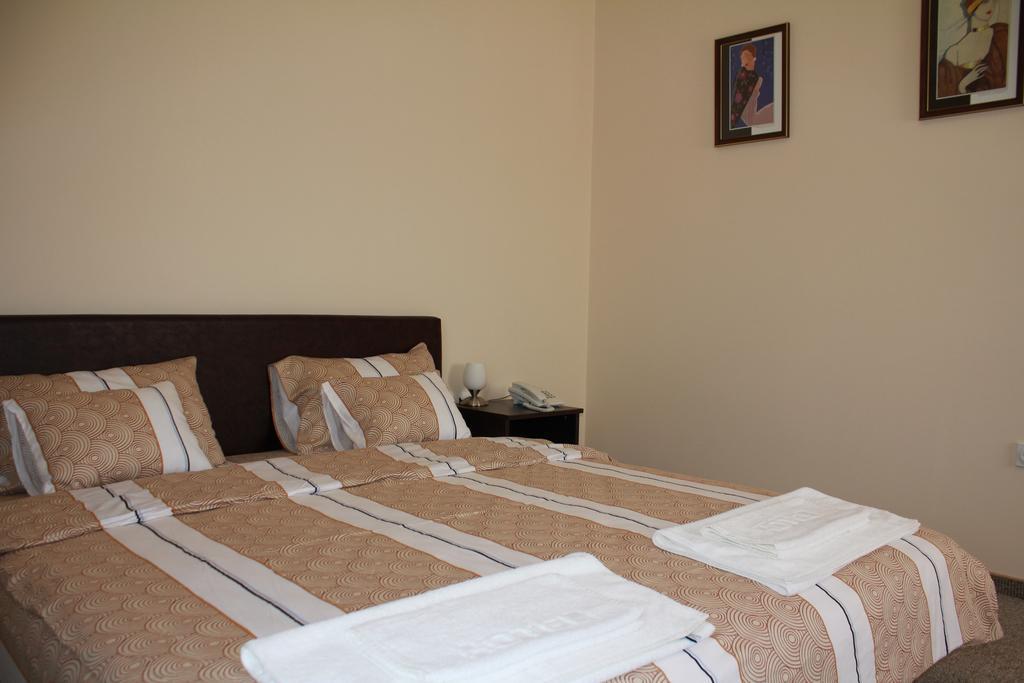 Hotel Feniks Požarevac Zimmer foto